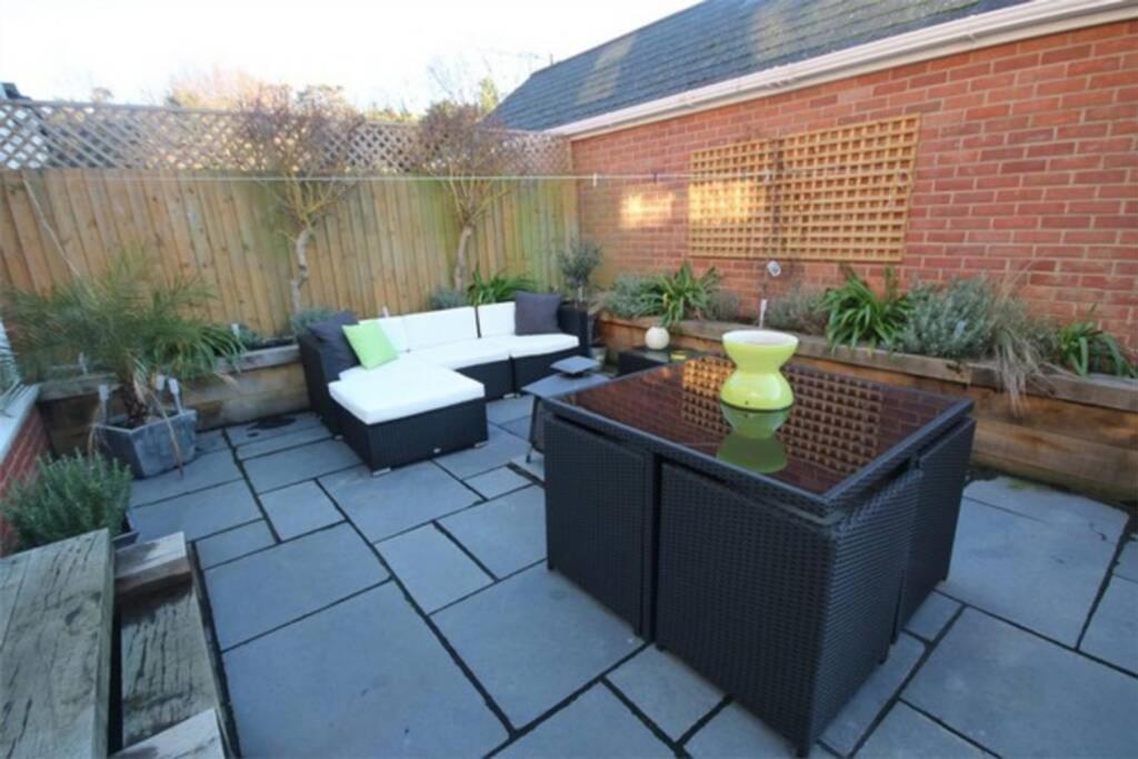 Aderta Stylish House Villa Poole Exterior photo
